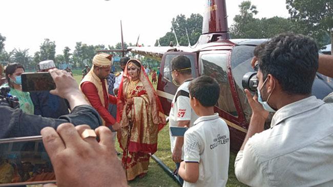 হেলিকপ্টারে এলেন বর-কনে, পুলিশ মোতায়েন!