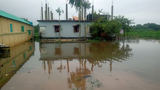 সুনামগঞ্জে টানা বর্ষণে বিভিন্ন উপজেলা প্লাবিত