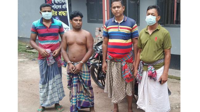চৌগাছায় ছদ্মবেশে পালাতক আসামি আটক