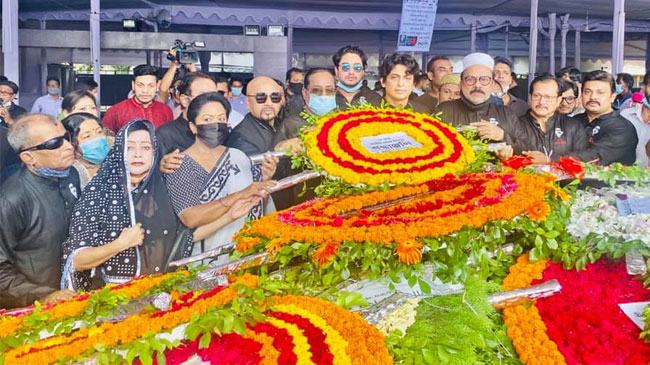 শোক দিবসে ৩২ নম্বরে শিল্পী সমিতির শ্রদ্ধা