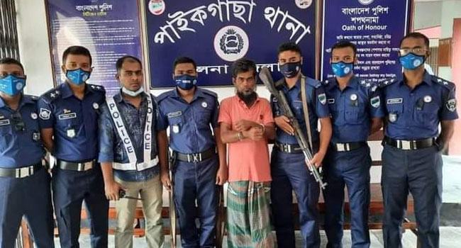 পাইকগাছায় প্রতিবন্ধী যুবতীকে ধর্ষণের অভিযোগে যুবক আটক