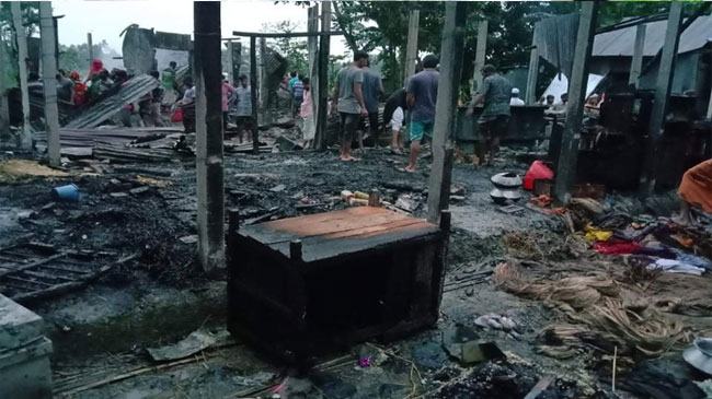 ভূরুঙ্গামারীতে নগদ টাকাসহ ৭ বসতঘর পুড়ে ছাই