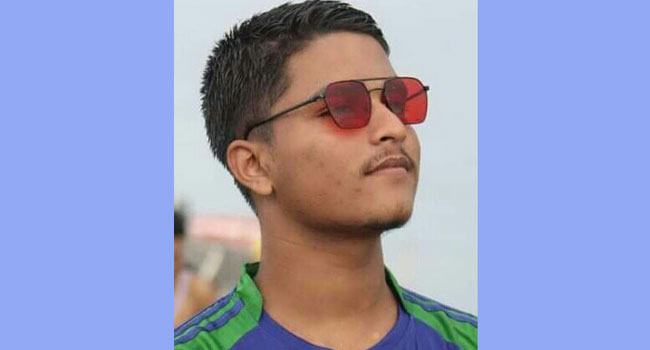 পেঁপে পাড়তে গিয়ে বিদ্যুৎস্পৃষ্টে কলেজছাত্রের মৃত্যু