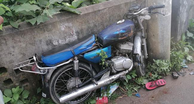 নোয়াখালীতে বৈদ্যুতিক খুঁটির সাথে মোটরসাইকেলের ধাক্কায় নিহত ১