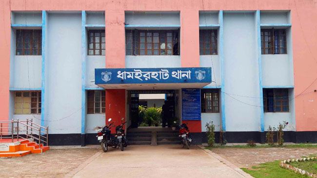 নওগাঁয় বিদ্যুৎপৃষ্টে ভ্যানচালকের মৃত্যু