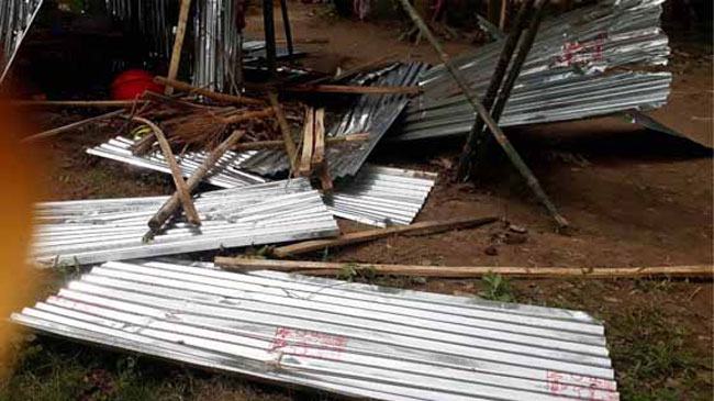 মান্দায় তিন মহিলাকে গাছে বেঁধে নির্যাতন, বসতঘর ভাঙচুর