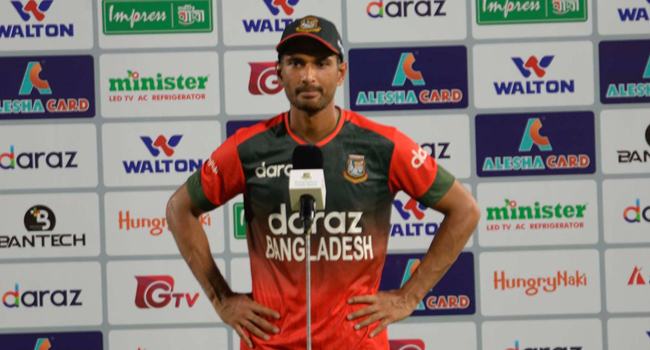 বোলারদের কৃতিত্ব দিলেন মাহমুদউল্লাহ