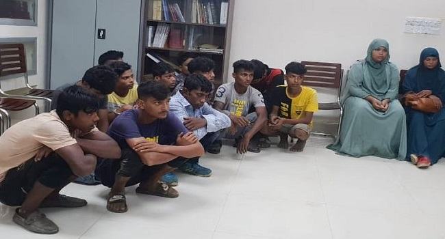 শীতলক্ষ্যায় পুলিশের নৌকা ডুবিয়ে দিল যুবকরা, ২ নারীসহ গ্রেফতার ১৬