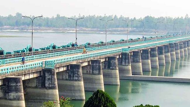 খুলে দেয়া হলো তিস্তা ব্যারেজের ৪৪ গেট