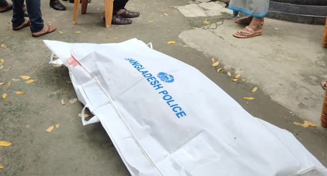 চুয়াডাঙ্গায় ঘরের মধ্যে ঢুকে নৃশংসতা, প্রবাসীর স্ত্রীকে গলা কেটে হত্যা