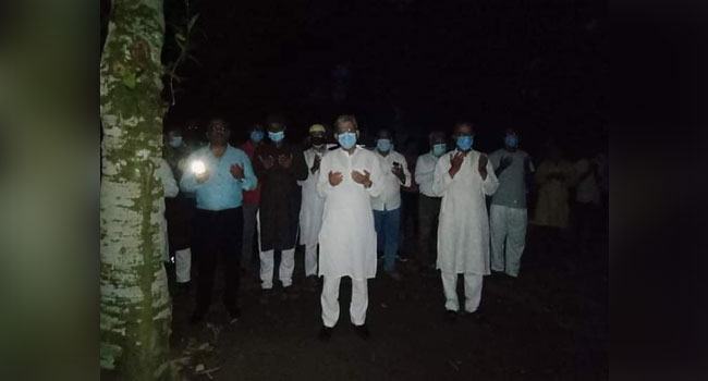 কৃষক লীগ নেতার কবর জিয়ারত করলেন মির্জা ফখরুল