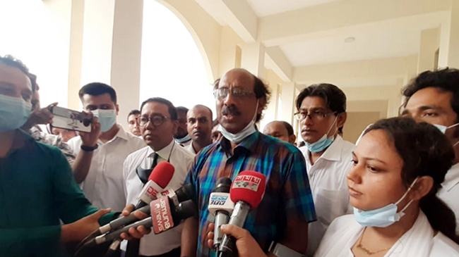 আইসিটি আইনে খালাস পেলেন সাংবাদিক প্রবীর শিকদার