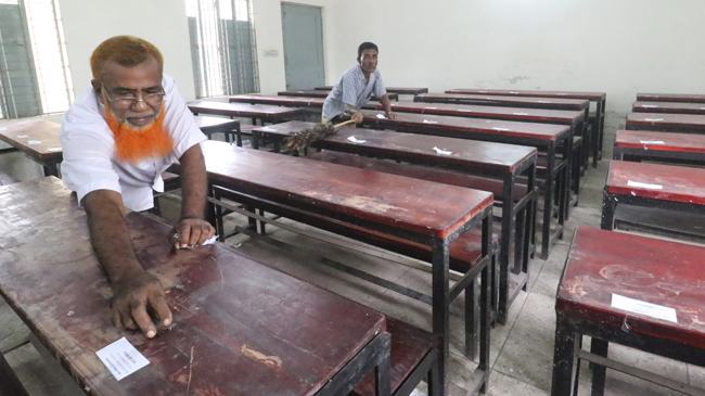 শিক্ষার্থীদের শ্রেণির কক্ষে ফেরাতে নানামুখী উদ্যোগ