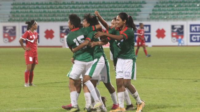 লড়াই করে হার সাবিনাদের