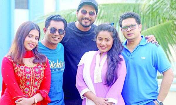 ‘হৈ চৈ ডটকম’-এ তারা পাঁচজন