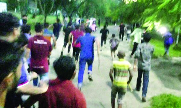 বেরোবি আবার উত্তাল