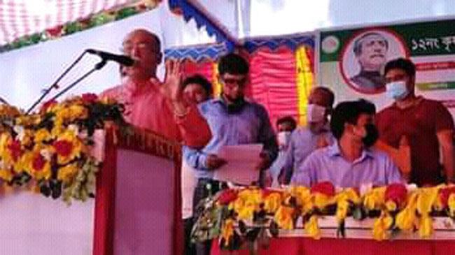 প্রধানমন্ত্রীকে অনুসরণ করে অনেক দেশ এগিয়ে যাচ্ছে : শিল্পমন্ত্রী