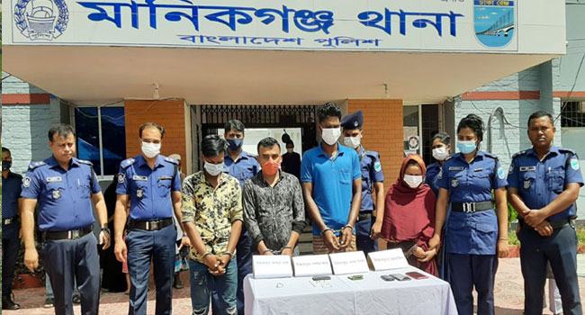 মানিকগঞ্জে পুলিশের স্ত্রীকে হত্যার আগে ধর্ষণ করা হয়