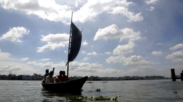 হালকা থেকে মাঝারি ধরনের বৃষ্টি হতে পারে