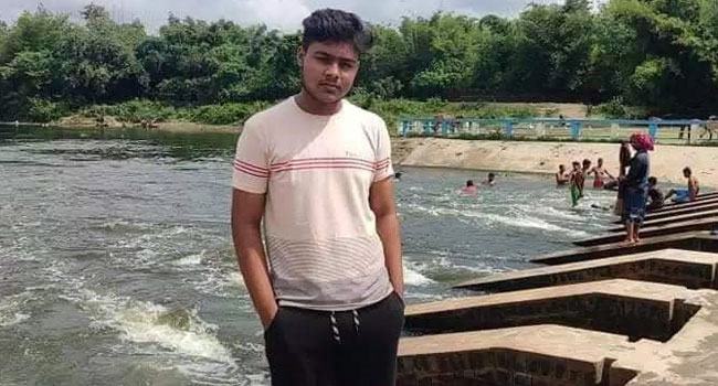 সেলফি তুলতে গিয়ে ভৈরব নদে ডুবে স্কুলছাত্র নিখোঁজ
