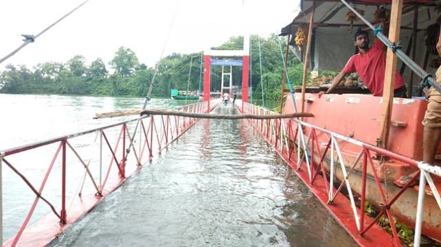 পানিতে তলিয়ে গেছে রাঙ্গামাটির ঝুলন্ত ব্রিজ