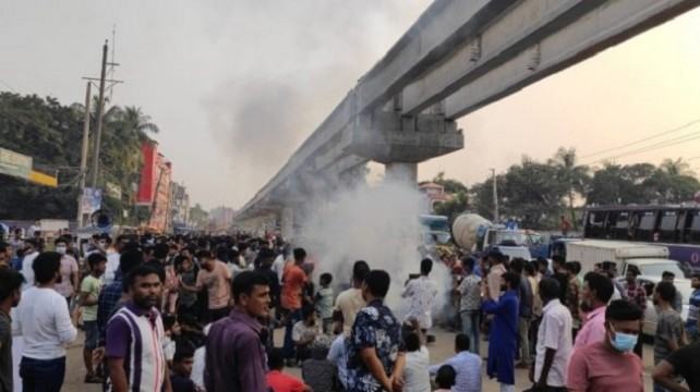 টঙ্গীতে আওয়ামী লীগের দুই পক্ষের বিরোধ, মহাসড়ক অবরোধ