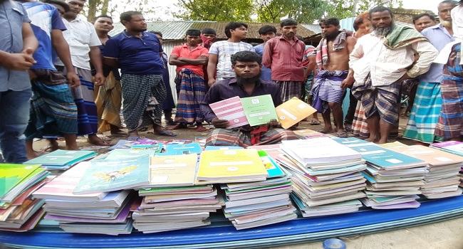 তাড়াশে সরকারি বিনামূল্যের বই কেজি দরে বিক্রি, পরে জব্দ