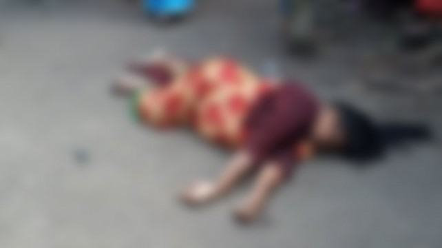 নবাবগঞ্জে ছিনতাইকারি সন্দেহে এক নারীকে পিটিয়ে হত্যা, গ্রেফতার ১
