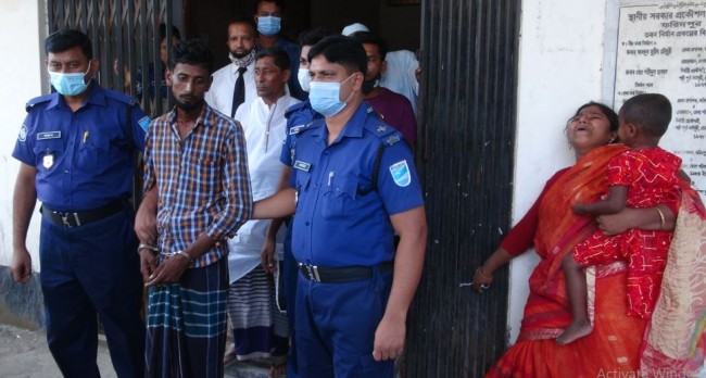 মৃত্যুদণ্ডের আদেশ শুনে কান্নায় ভেঙে পড়লেন ধর্ষকের স্ত্রী