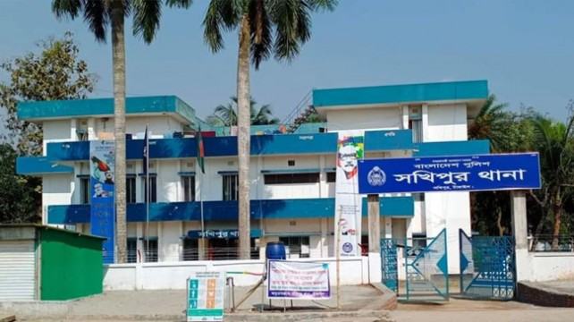 সখীপুরে পুলিশকে থাপ্পড় মারায় প্রধান শিক্ষক গ্রেফতার