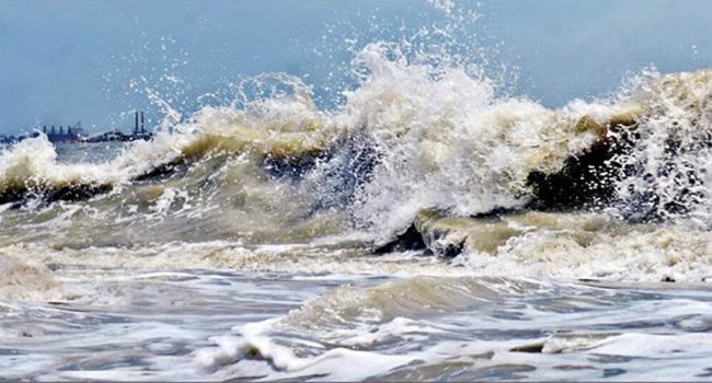 স্থলভাগে লঘুচাপ, হচ্ছে বৃষ্টি