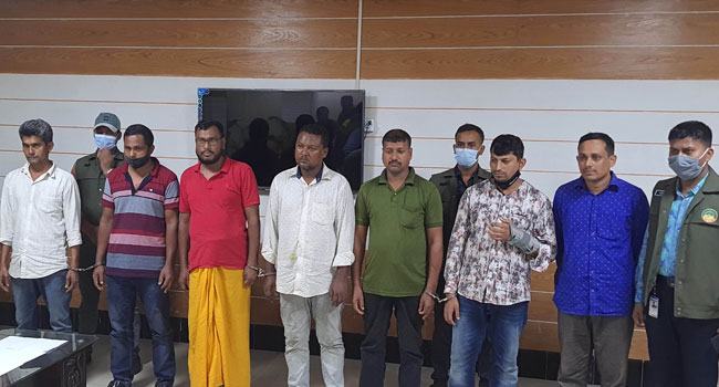 গাজীপুরে ডিবি পুলিশ পরিচয়ে অপহরণ-ছিনতাই, গ্রেফতার ৭