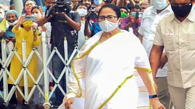 ভবানীপুরে ভোট গণনার তৃতীয় রাউন্ড শেষ, এগিয়ে মমতা
