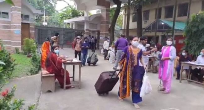 প্রাণ ফিরে পেল ঢাবির আবাসিক হল