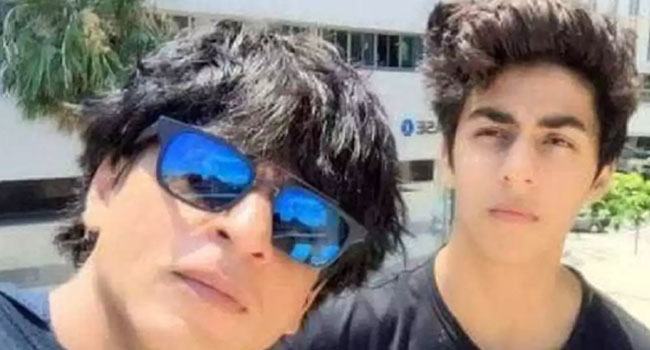 পরামর্শ দিয়ে বিপাকে শাহরুখ খান