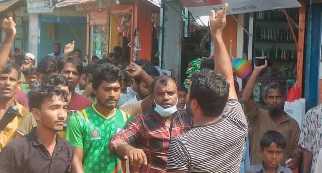 মক্কা শরীফকে কটাক্ষ করে ফেসবুকে স্ট্যাটাসের প্রতিবাদে বিক্ষোভ, আটক ১