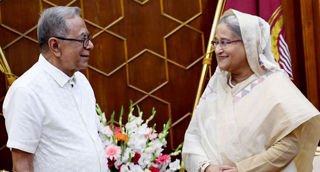 বঙ্গভবনে রাষ্ট্রপতির সাথে প্রধানমন্ত্রীর সৌজন্য সাক্ষাৎ