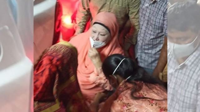 স্বাস্থ্য পরীক্ষার জন্য হাসপাতালে ভর্তি খালেদা জিয়া