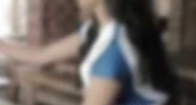 এসএমএস পেয়ে অপহৃত ছাত্রীকে উদ্ধার, অপহরণকারীর মা-বাবা আটক