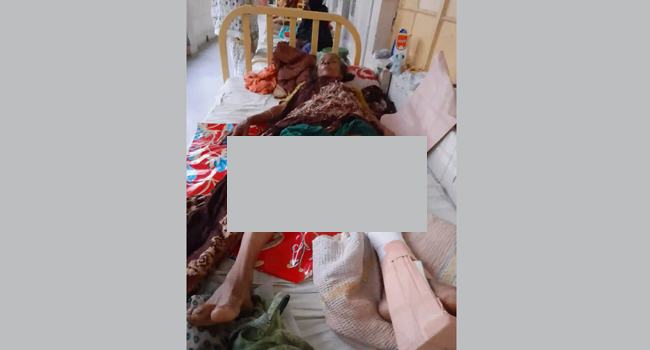 মহাদেবপুরে মামলা করায় শিক্ষিকার পা ভেঙে দিলো প্রতিপক্ষ