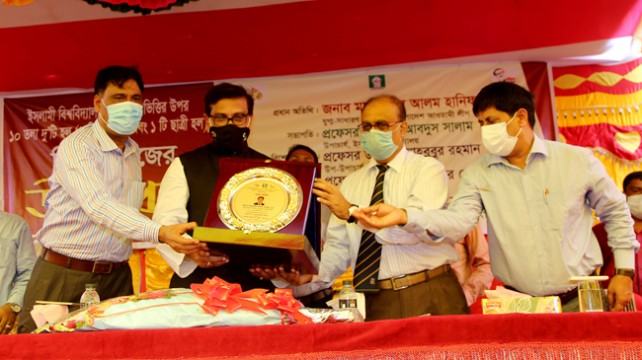 ১০ তলা বিল্ডিং নয়, গবেষণাই বিশ্ববিদ্যালয়ের অর্জন : ইবি ভিসি