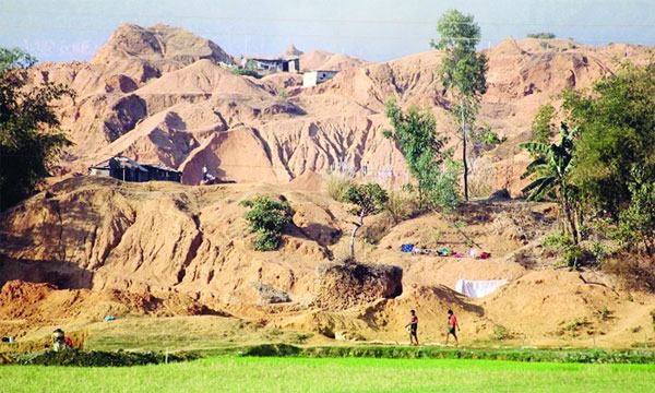 শাহ আরেফিন টিলায় ২৫১ কোটি টাকার পাথর লুট