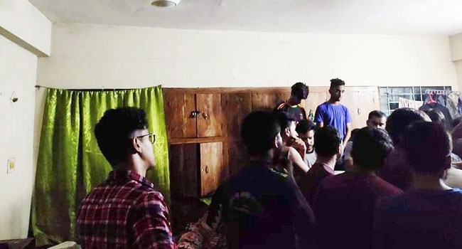 সিনিয়রকে নাম ধরে ডাক দেয়ায় কুবিতে ছাত্রলীগের দু’গ্রুপের মারামারি