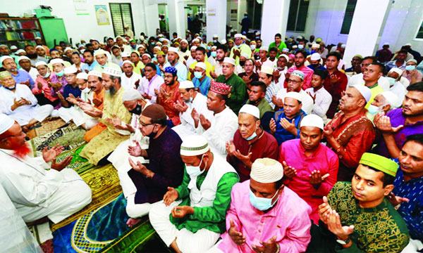 বেগম খালেদা জিয়ার সুস্থতা কামনায় বগুড়ায়  বিএনপির দোয়া মাহফিল