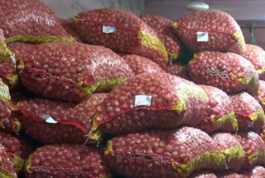 মিয়ানমার থেকে এলো ৮ হাজার টন পেঁয়াজ