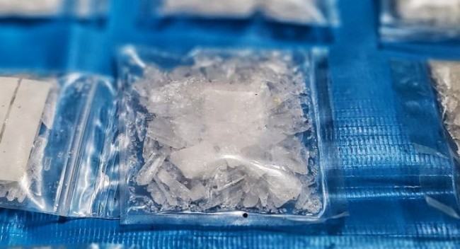 ৫ কেজি আইসসহ গ্রেফতার দুইজন