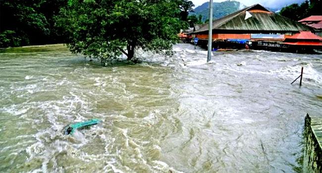 বন্যা কবলিত কেরালায় মৃত অন্তত ১৮, নিখোঁজ বহু