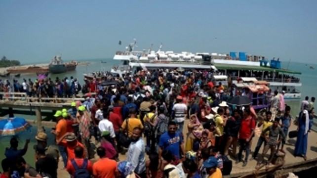 সেন্টমার্টিনে আটকা পড়েছে ৩ শতাধিক পর্যটক