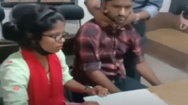 কলেজছাত্রকে অপহরণের পর জোর করে বিয়ে করলেন তরুণী!