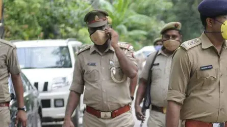 চোরাই গাড়ি ধরতে গিয়ে পুলিশই অপহৃত!